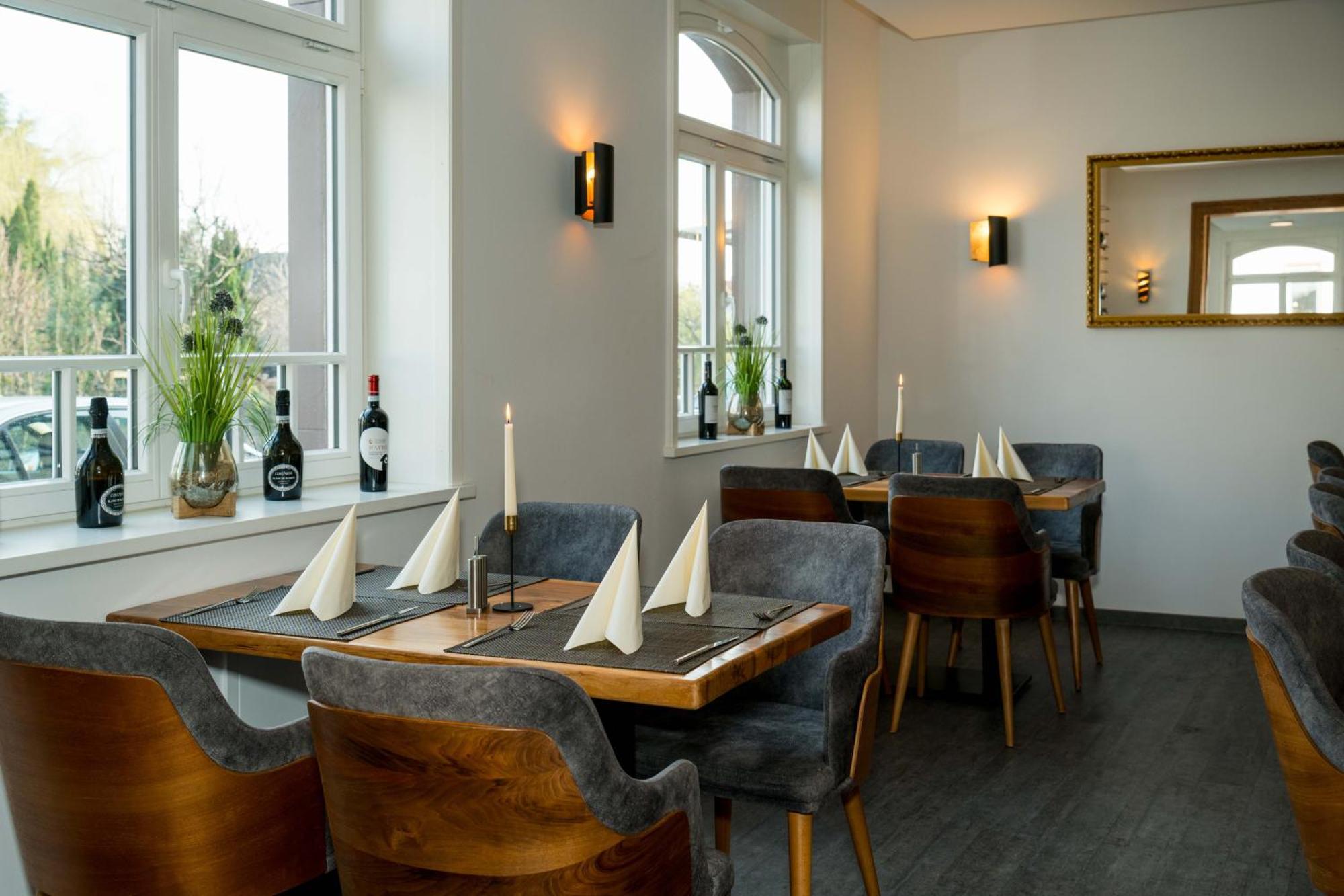 Roca Restaurant Und Hotel Bommersheim Exterior foto
